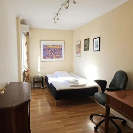 Midt I Byn Апартаменти *